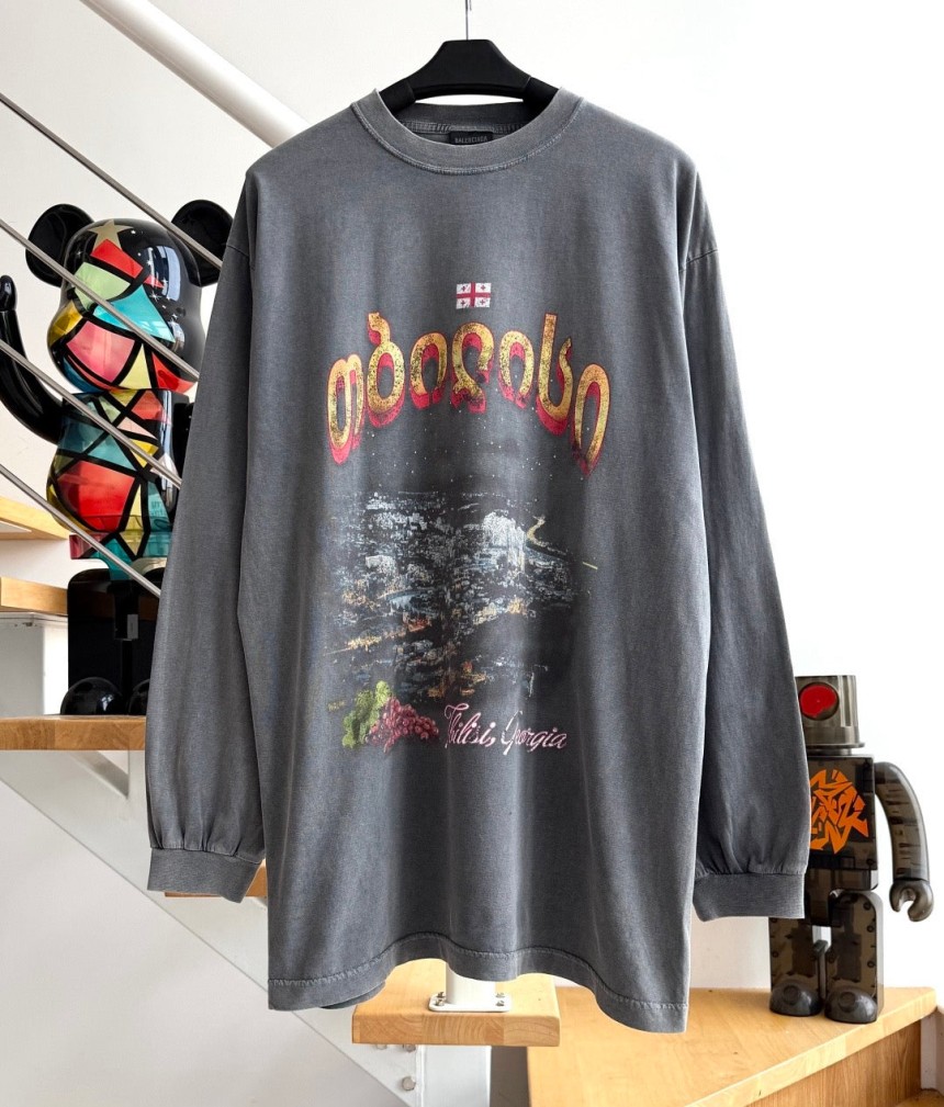 발렌시아가 트빌리시 티셔츠