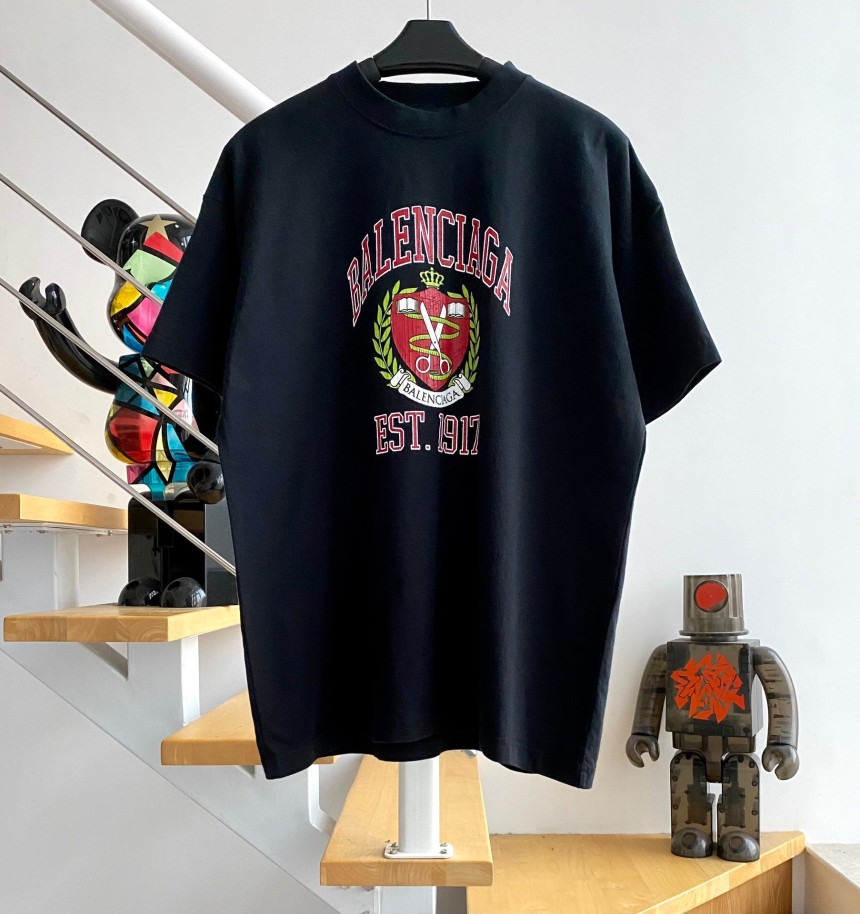 발렌시아가 컬리지 티셔츠