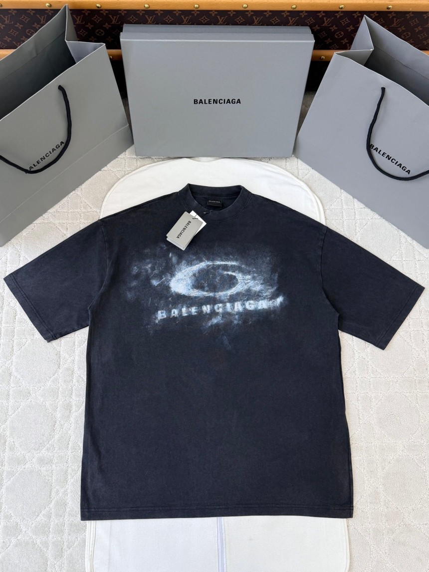 발렌시아가 워시드 크레용 루프 티셔츠