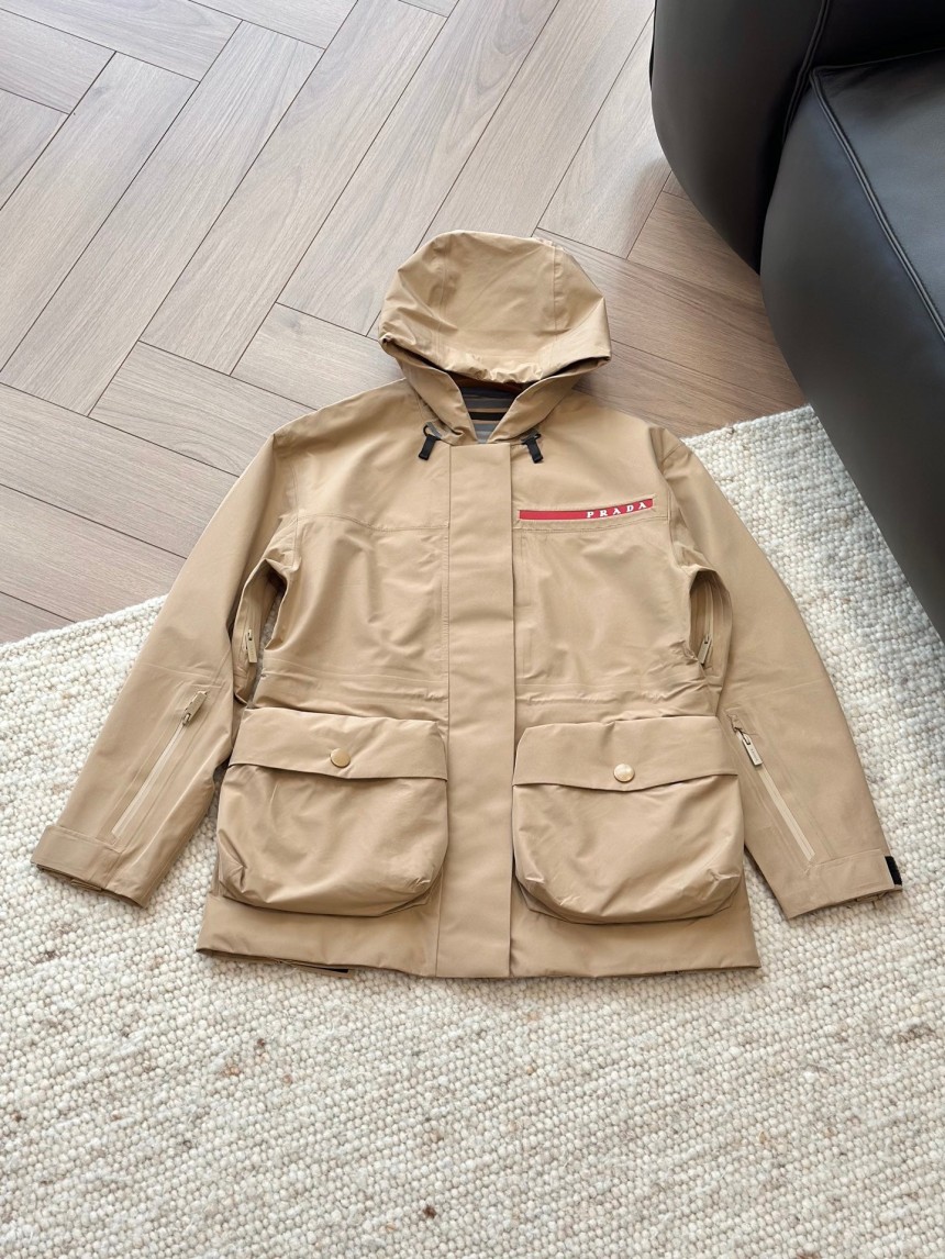프라다 테크니컬 패브릭 레인 자켓