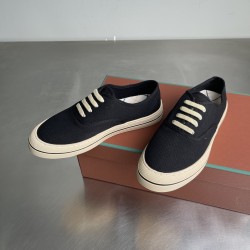 로로피아나 낸터켓 워크 스니커즈