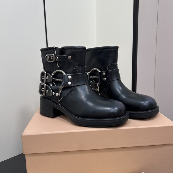 미우미우 룩 레더 부티 부츠 블랙