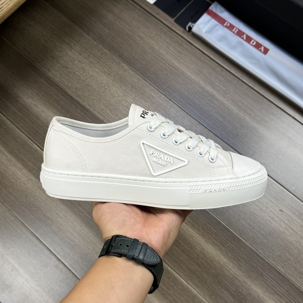 프라다 다운타운 스니커즈 화이트