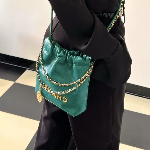 샤넬 22백 미니 카프스킨