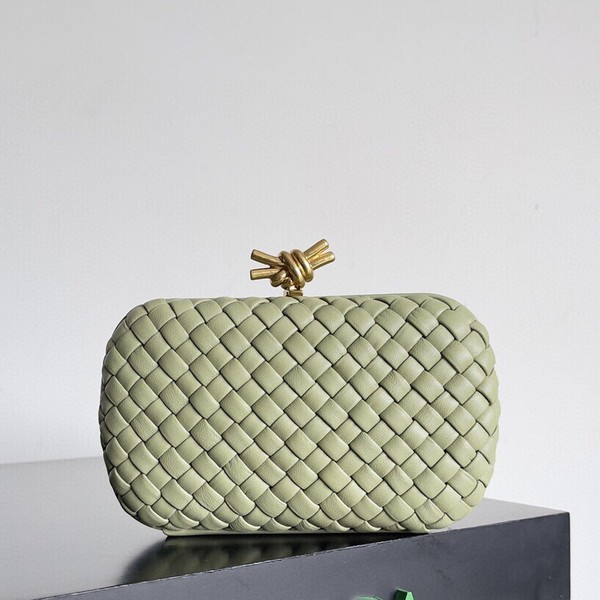 보테가베네타 놋 클러치