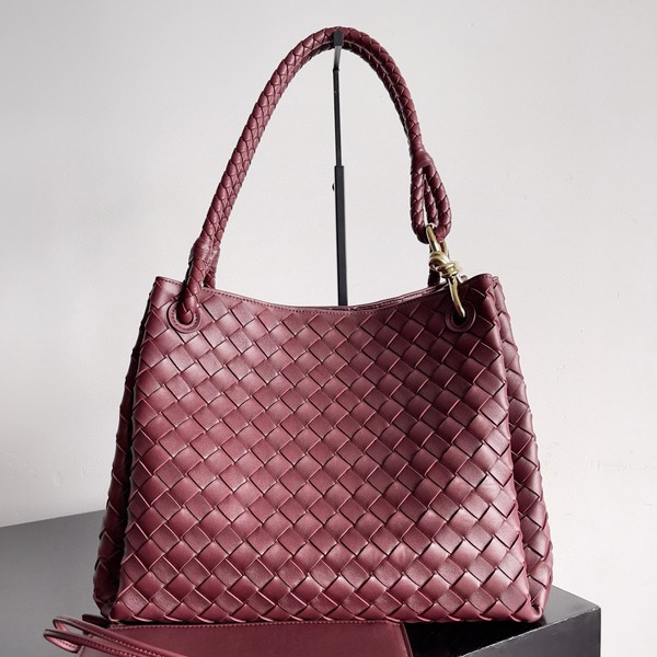 보테가 베네타 안디아모 파라슈트 라지