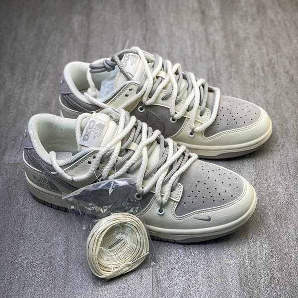 나이키 x 노스페이스 콜라보 Dunk Low