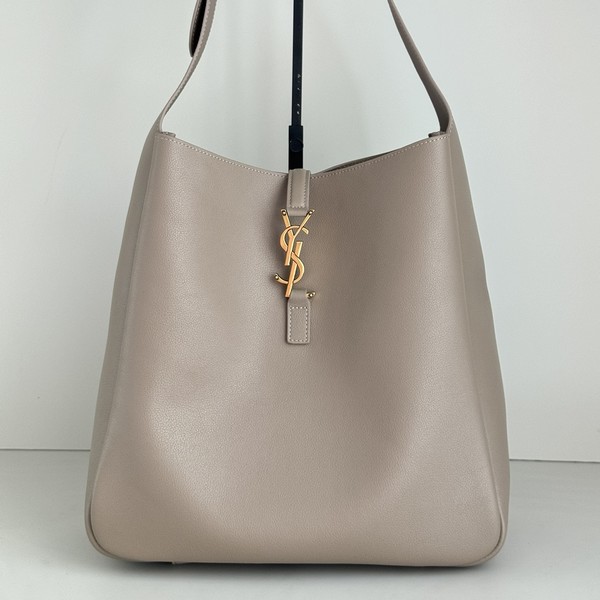 생로랑 LE5A7 호보백