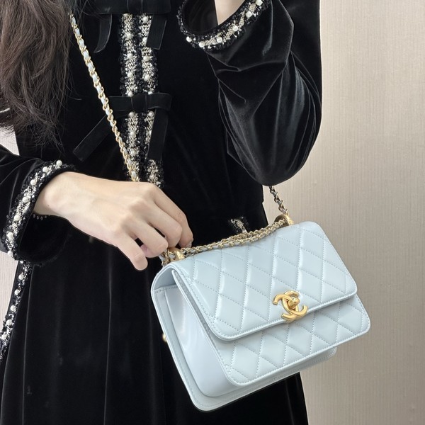 샤넬 24C 뉴시즌 체인 플랩백 22 AS2649