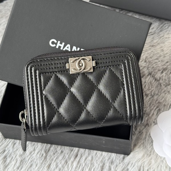 샤넬 보이 램스킨 은장 카드지갑 A80602