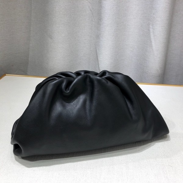 보테가 베네타 레더 파우치백