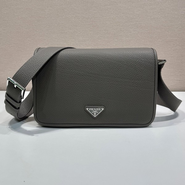 프라다 레더 삼각 로고 2VD075