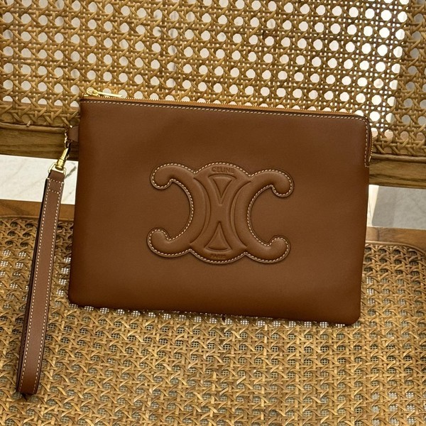 셀린느 트리오페 클러치 10J983DR8