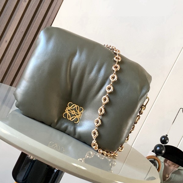 로에베 푸퍼 고야 인 샤이니 나파