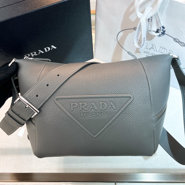 프라다 레더 엠보싱 로고 크로스 2VD056
