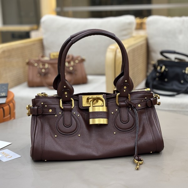 끌로에 패딩턴 렉탱귤러 락 숄더