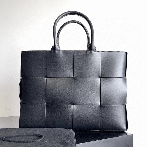 보테가베네타 아르코 토트 37cm 올블랙