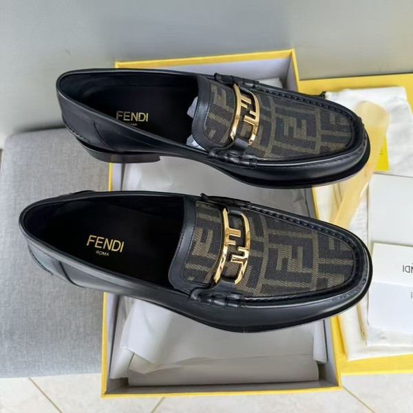 펜디 FF 레더 로퍼