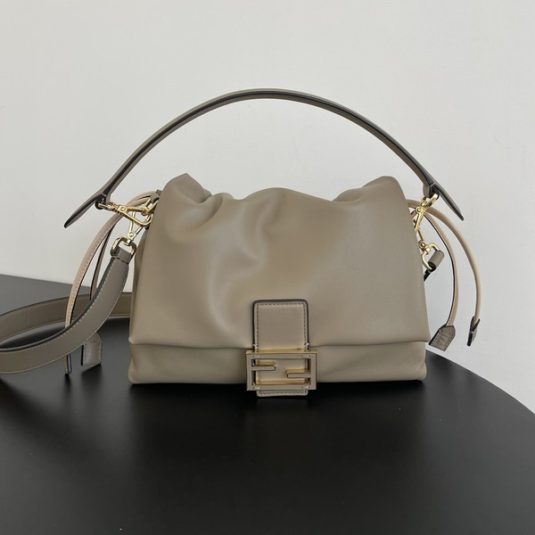 펜디 바게트 맘마백 미듐 8BR833