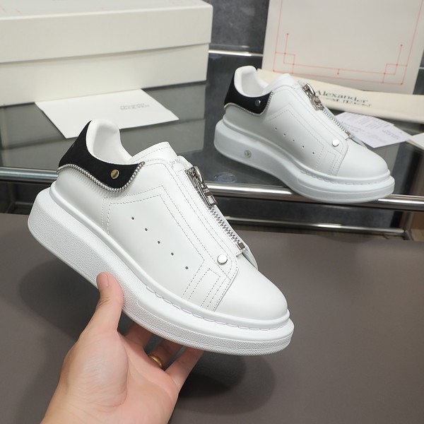 알렉산더 맥퀸 오버솔 스웨이드 스니커즈