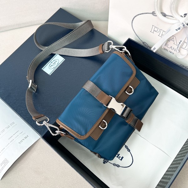 프라다 리사이클 나일론 케이스 2ZT071