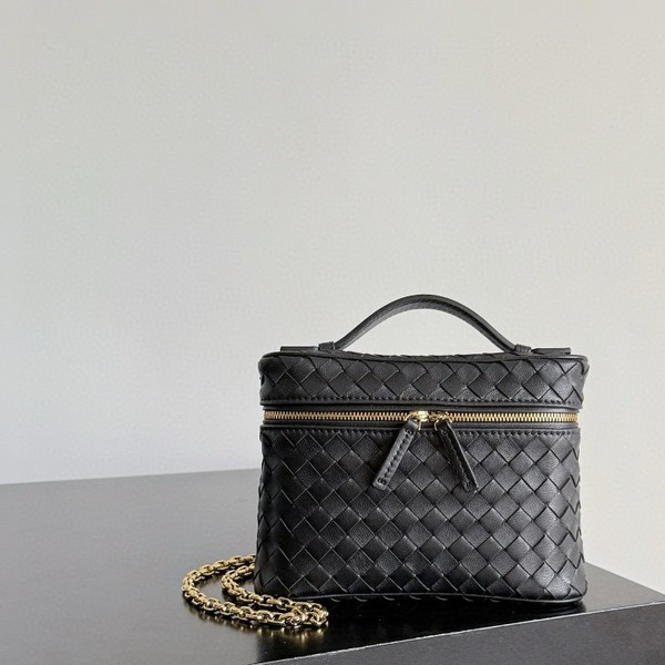 보테가베네타 스몰 소프트 베니티백 843800