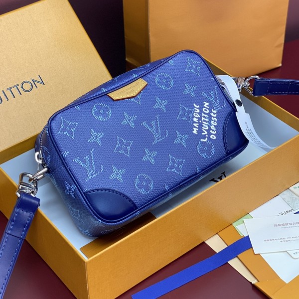 루이비통 25SS 트로카데로 웨어러블 월릿 크로스 M26826