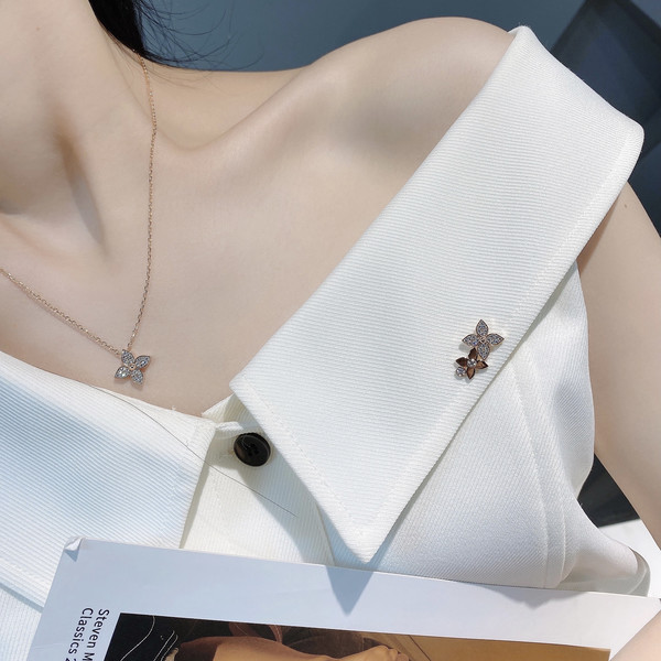 루이비통 스타 블라썸 BB 펜던트