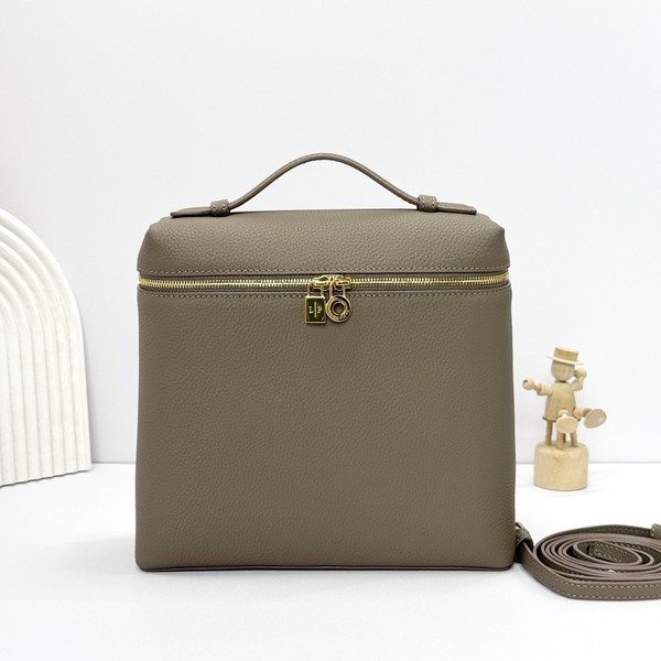 로로피아나 엑스트라 포켓 L23.5 백팩