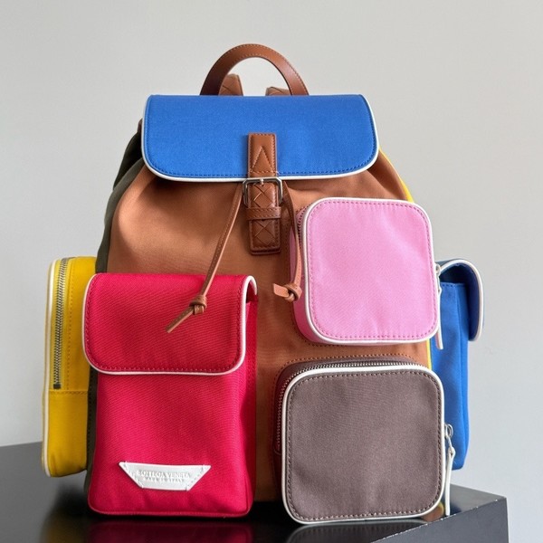 보테가 베네타 크로스로드 멀티포켓 백팩