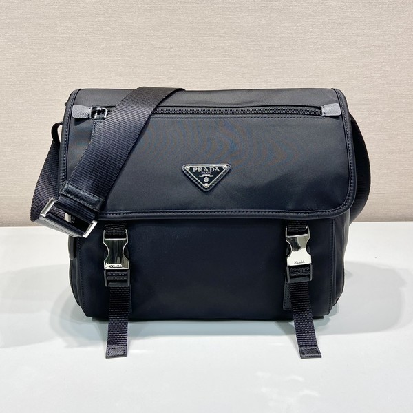 프라다 테수토 나일론 메신저백 1BD953