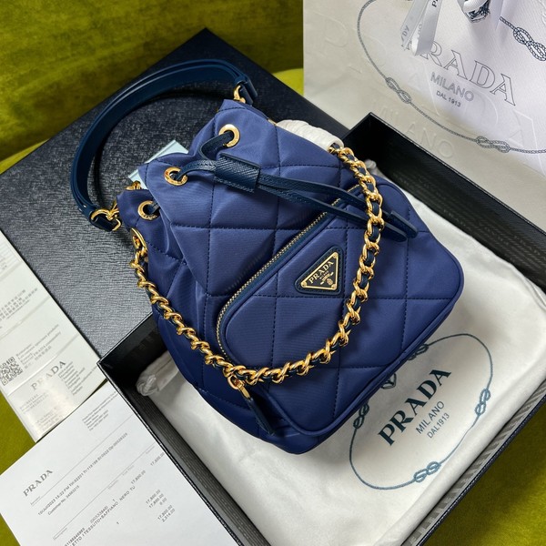 프라다 퀼팅 나일론 체인 버킷백 1BH038