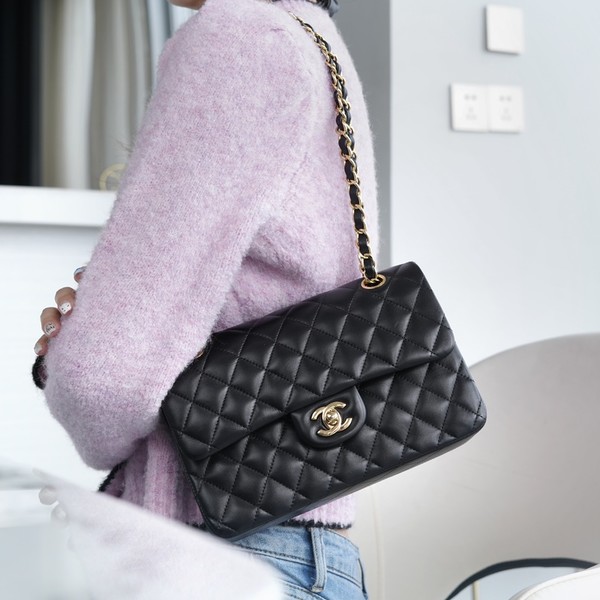 샤넬 클래식 스몰 램스킨 블랙 골드