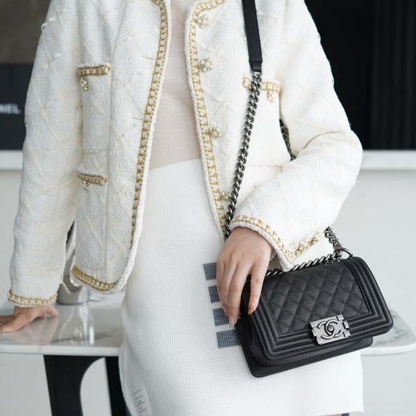 샤넬 보이백 스몰 캐비어 블랙 실버 A67085