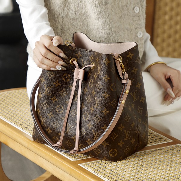 루이비통 네오 노에 M44022