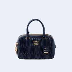 미우미우 미디엄 아카르디 마테라쎄 나파 가죽백 블루