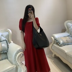 프라다 클레오 레더 숄더백 블랙