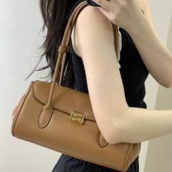 미우미우 최고급 소가죽 토트 (정품 퀄)