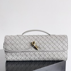 보테가베네타 24FW 안디아모 인트레치아토 탑 핸들 클러치