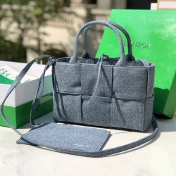 보테가베네타 아르코 데님 토트백