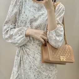 샤넬 보이백 미디움 캐비어 보이백