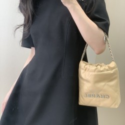 샤넬 22백 미니 카프스킨