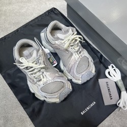 발렌시아가 스테이플러 스니커즈