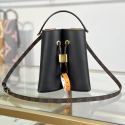 루이비통 블룸 PM 블랙 M13843