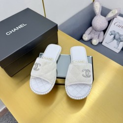 샤넬  스웨이드 CC 슬리퍼 G39864