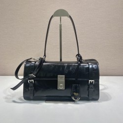 프라다 글로시 피니시 레더 워크 1BN026