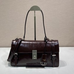 프라다 글로시 피니시 레더 워크 1BN026