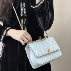 샤넬 24C 뉴시즌 체인 플랩백 22 AS2649