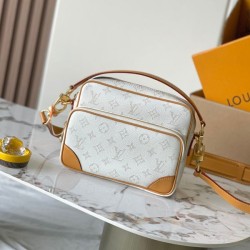 루이비통 닐 오프 화이트 M14682