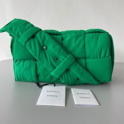 보테가 베네타 필로우 카세트 크로스 30